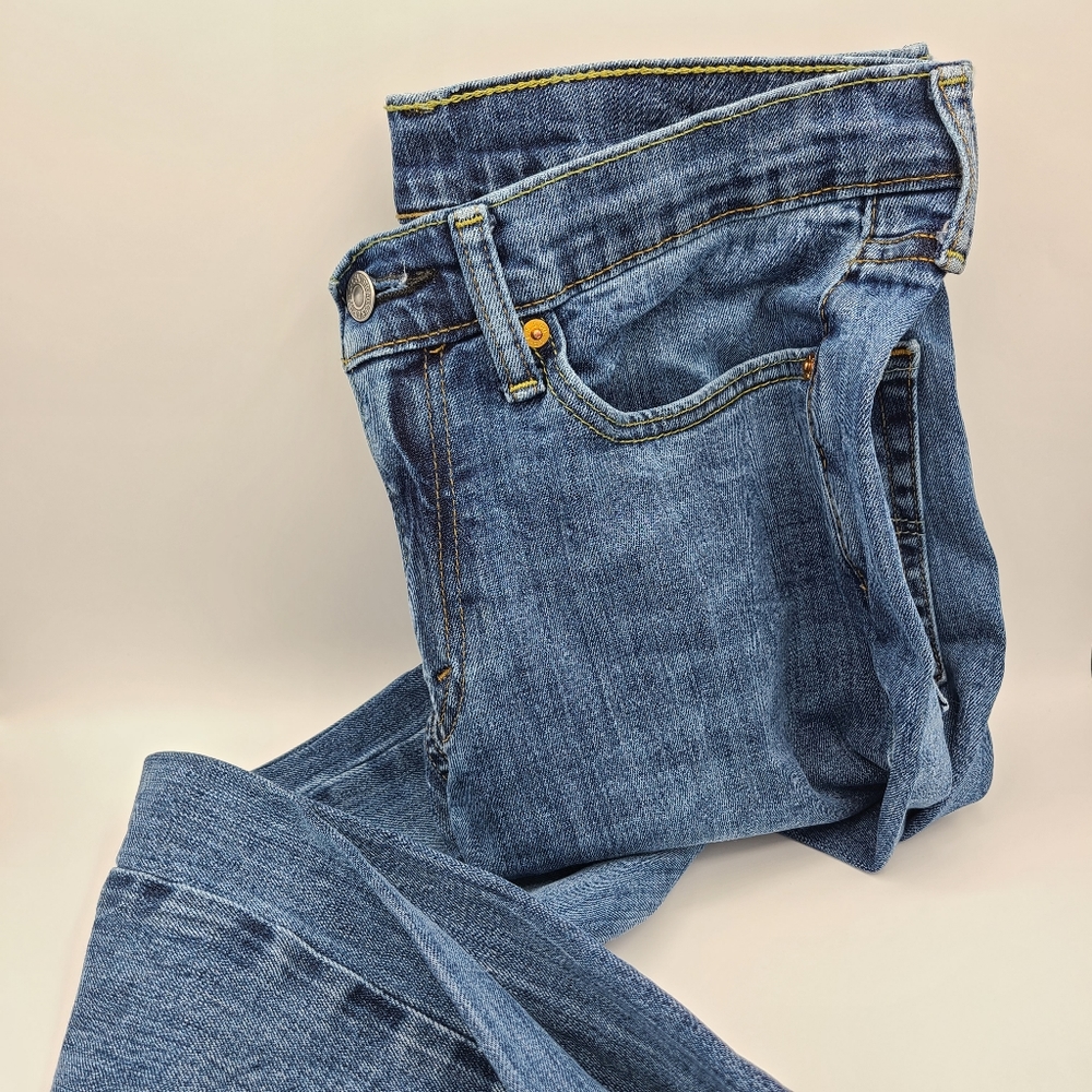 Levi's 514 Jeans / 31x32 / Medium Blue Denim